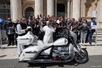 BMW R 18 Transcontinental for Pope Leo XIV.