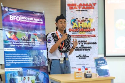 Refan Enggi Febrianto dari SMK Bhina Tunas Bhakti Juwana, Jawa Tengah, AHM Best Student 2025,