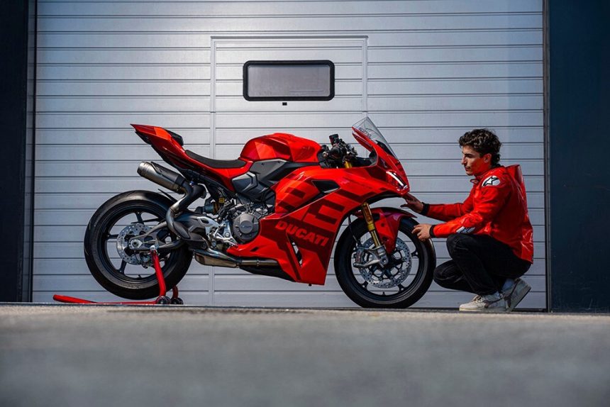 Ducati Panigale V2 MM93