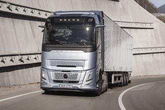 Volvo Trucks, I-Roll, Kendaraan Komersial