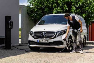 pasang charger mobil listrik di rumah, daya listrik untuk mobil listrik, biaya pasang wallbox ev, tambah daya PLN mobil listrik, tarif listrik home charging, solusi mobil listrik rumah jepret, minimal watt mobil listrik, promo PLN EV 2026