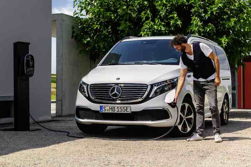 pasang charger mobil listrik di rumah, daya listrik untuk mobil listrik, biaya pasang wallbox ev, tambah daya PLN mobil listrik, tarif listrik home charging, solusi mobil listrik rumah jepret, minimal watt mobil listrik, promo PLN EV 2026