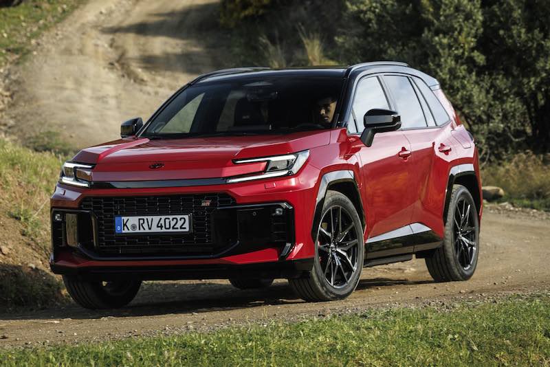 Toyota RAV4 generasi keenam, spesifikasi RAV4 2026, Toyota Arene OS, mobil hybrid terbaik 2026, RAV4 Plug-in Hybrid, fitur Toyota Safety Sense terbaru