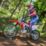 gear ratio motor 150cc, perbandingan gear motocross, gear supermoto terbaik, akselerasi motor 150cc, top speed supermoto