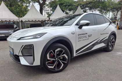 Pengunjung dapat merasakan langsung pengalaman berkendara Deepal SO7 Prime di GIIAS 2026. Foto: Changan