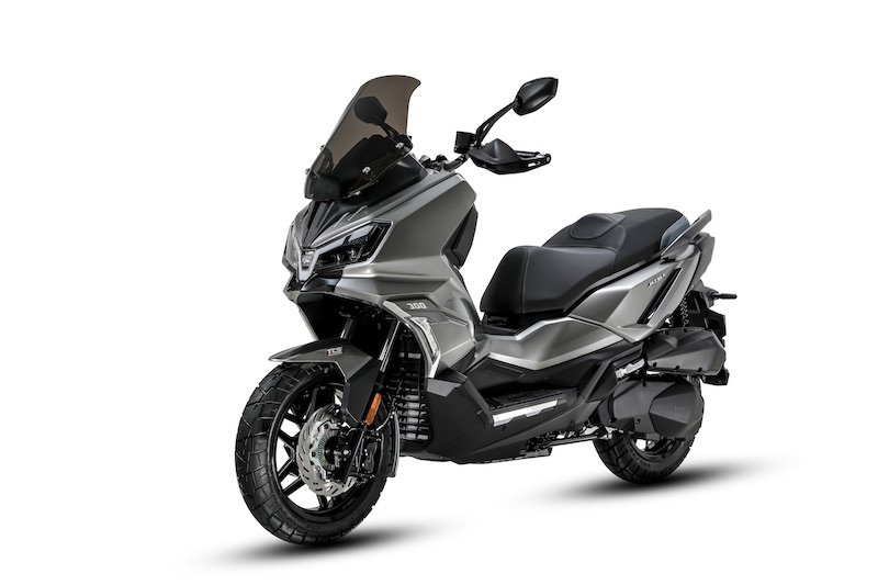 SYM ADX 300 MY26, skuter crossover, motor adventure SYM, fitur SYM ADX 300, spesifikasi SYM ADX 300, skuter matik adventure