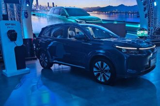 DFSK E5 Plus, Fitur DFSK E5 Plus, Harga DFSK E5 Plus, Spesifikasi DFSK E5 Plus, SUV PHEV Indonesia, Review DFSK E5 Plus