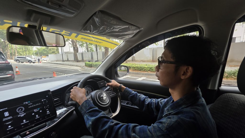Tim Bridgeout saat test drive New XL7 Hybrid di GIIAS 2026. Foto: Bridgeout - Dimas Prassetyo