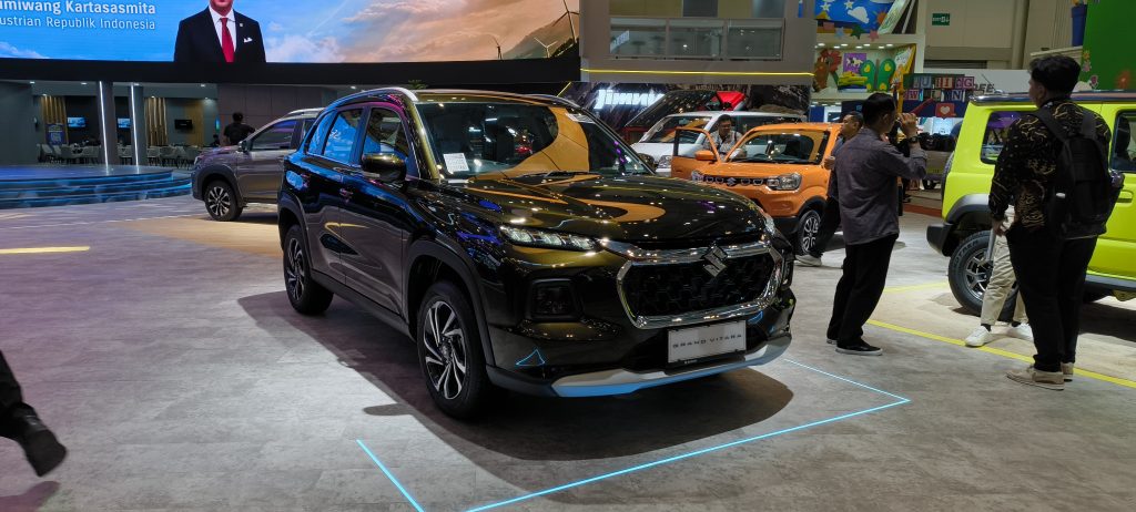 Selain itu, Suzuki juga memamerkan Grand Vitara. Foto: Bridgeout - Dimas Prassetyo