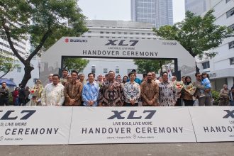 PT Suzuki Indomobil Sales (SIS) resmi serah terima XL7 terbaru ke konsumen Tanah Air. Foto: Bridgeout – Dimas Prassetyo
