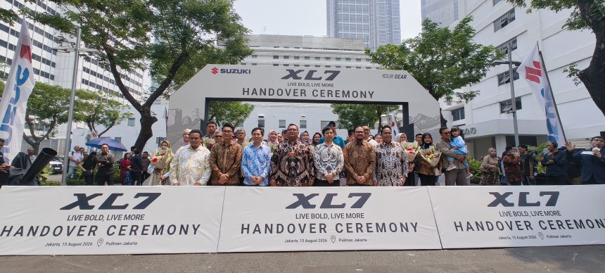 PT Suzuki Indomobil Sales (SIS) resmi serah terima XL7 terbaru ke konsumen Tanah Air. Foto: Bridgeout – Dimas Prassetyo