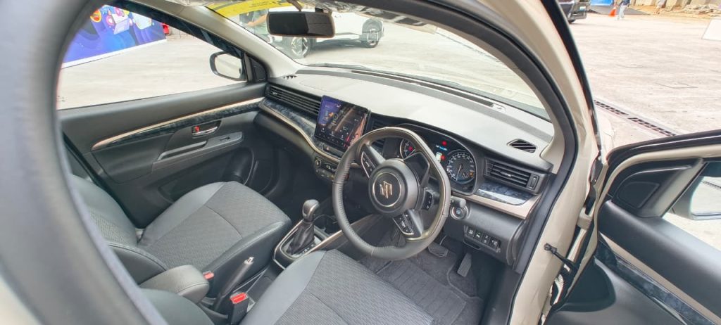 Interior Suzuki XL7 memadukan desain modern, dan kabin yang lapang. Foto: Bridgeout - Dimas Prassetyo