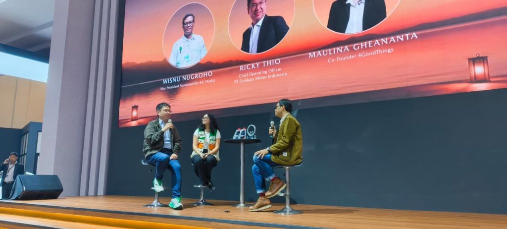 Mazda Indonesia bersama Kompas Lestari dan 4GoodThings dalam sesi talk show di boothMazda pada GAIKINDO Indonesia International Auto Show (GIIAS) 2026. Foto: Bridgeout - Dimas Prassetyo