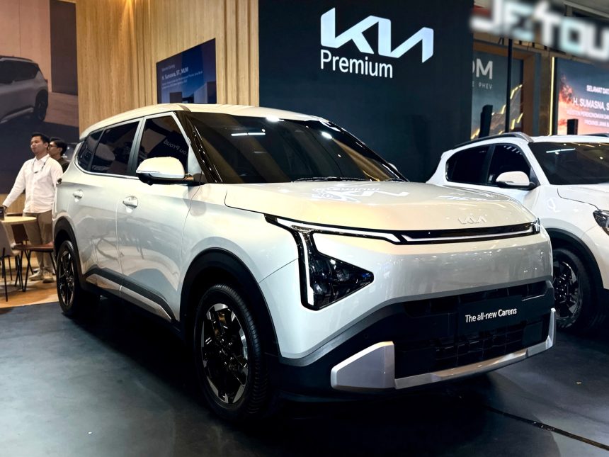 Kia Carens mengaspal di GIIAS Bandung 2026