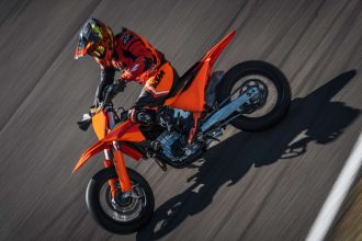 KTM 450 SMR 2027, KTM 450 SMR, motor supermoto KTM, spesifikasi KTM 450 SMR, motor balap supermoto,