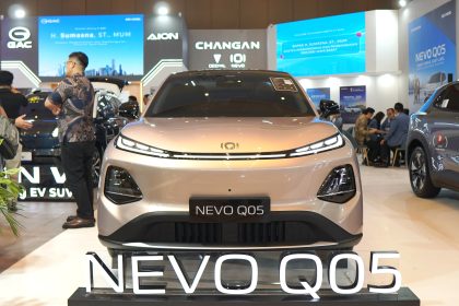 Tampilan depan Changan Nevo Q05 yang dipamerkan dalam ajang GIIAS Bandung 2026.