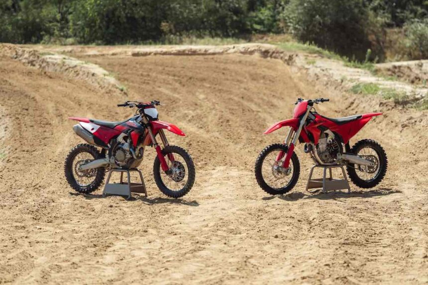 Ducati Desmo450 MX 2027, spesifikasi Ducati Desmo450 MX, motor motocross Ducati, Desmo450 MX Factory 2027, mesin Desmodromic Ducati