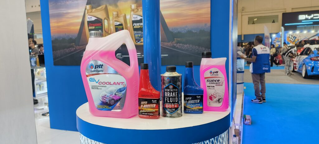 Berbagai produk PTT Lubricants dihadirkan di IMX 2026. Foto: Bridgeout-Dimas Prassetyo