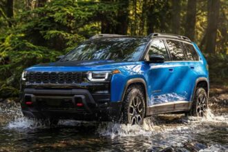 eep Cherokee Trailhawk 2027, Harga Jeep Cherokee Trailhawk, Value for Money Jeep Cherokee, Spesifikasi Jeep Cherokee Trailhawk, SUV Off-Road Jeep, Jeep Turbo Hybrid, Mobil Baru 2027