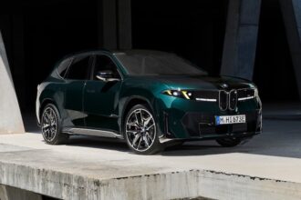 BMW iX3 M60 xDrive, SUV Listrik BMW, Spesifikasi BMW iX3 M60, BMW Neue Klasse, Mobil Listrik Kencang, Jarak Tempuh BMW iX3, Harga BMW iX3 M60